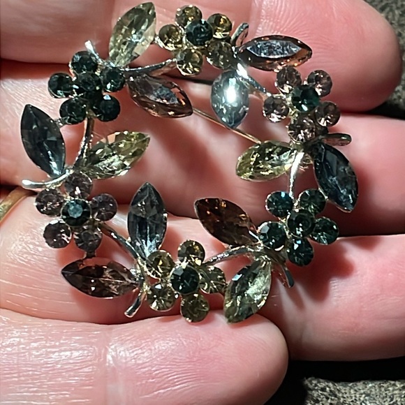 Round Wreath Brooch, Vintage Luxury Crystal rhinestone - Picture 4 of 5